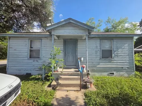 2135 W Wildwood Dr, San Antonio, TX 78201