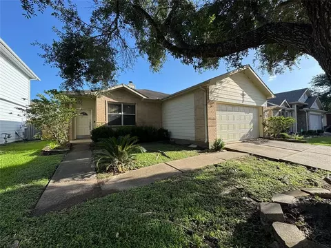 1807 Oxford Green Ct, Fresno, TX 77545