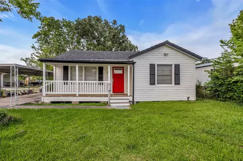 2427 Hodges St, Baytown, TX 77521