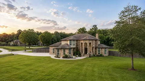 1202 Rocky Falls Ln, Huffman, TX 77336