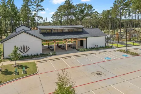 View/Area - 942 Sutherland Falls St, Conroe, TX 77303 photo 3 of 5