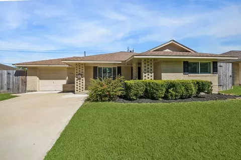 1214 W 31st St, Houston, TX 77018