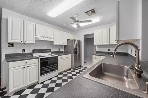 Kitchen - 37 Spreading Oak, Trinity, TX 75862 photo 5 of 5