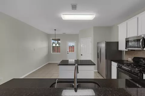 Kitchen - 1922 Vale Haven Dr, Spring, TX 77373 photo 2 of 4