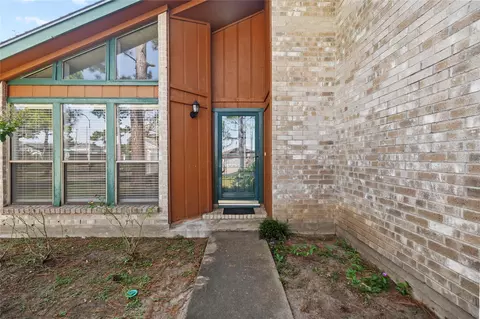 8118 Vista Del Sol Dr, Houston, TX 77083