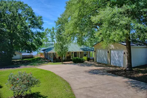 10040 Texas 87 S S, Hemphill, TX 75948
