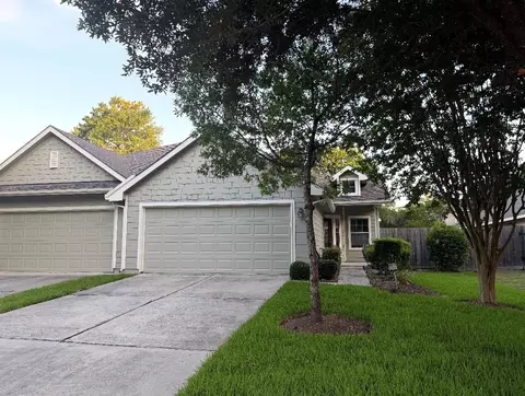 7 Marywood Dr, Conroe, TX 77384