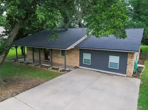 504 Walnut St, Waller, TX 77484