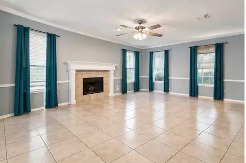 Living - 6223 Egypt Dr, Pasadena, TX 77505 photo 3 of 7