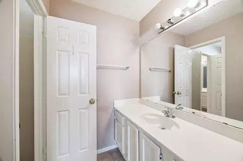 Bath - 6223 Egypt Dr, Pasadena, TX 77505 photo 5 of 6