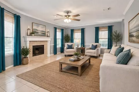 Living - 6223 Egypt Dr, Pasadena, TX 77505 photo 4 of 7