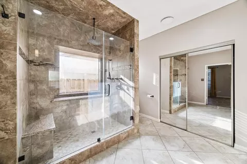 Bath - 6223 Egypt Dr, Pasadena, TX 77505 photo 3 of 6