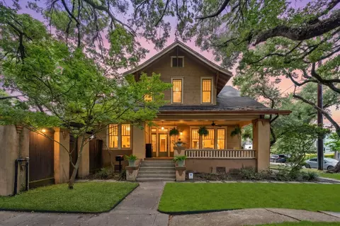 945 Harvard St, Houston, TX 77008