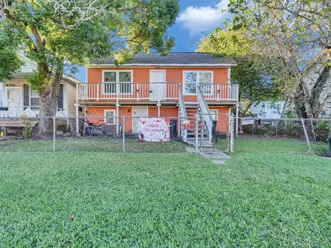 4323 Avenue R 12, Galveston, TX 77550