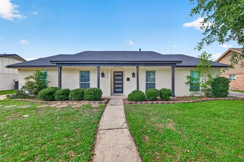 6034 Autumn Forest Dr, Houston, TX 77092