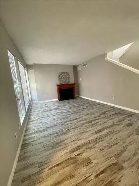 781 Country Place Dr #2052, Houston, TX 77079