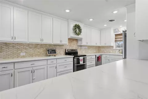 2007 Geney St, Brenham, TX 77833