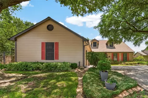 303 Longview Dr, Sugar Land, TX 77478