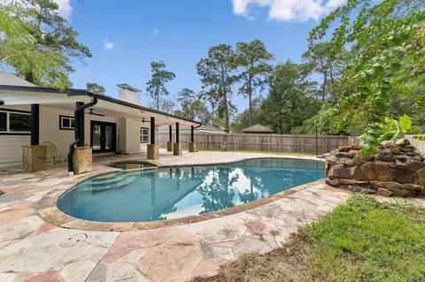 2122 Papoose Trl, Crosby, TX 77532