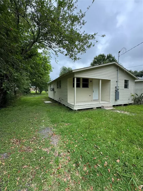 5734 Grant Ave, Port Arthur, TX 77640