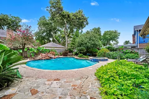 1018 Bittersweet Dr, Richmond, TX 77406