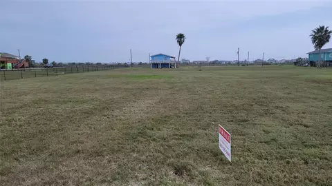 4003 2nd St, Galveston, TX 77554