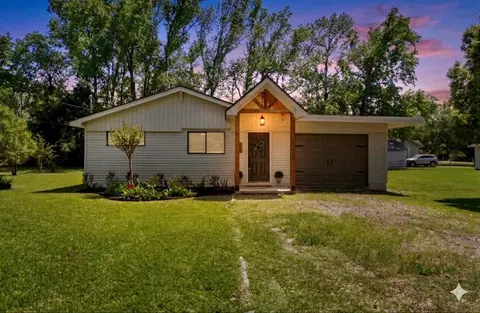 135 James St, Bridge City, TX 77611