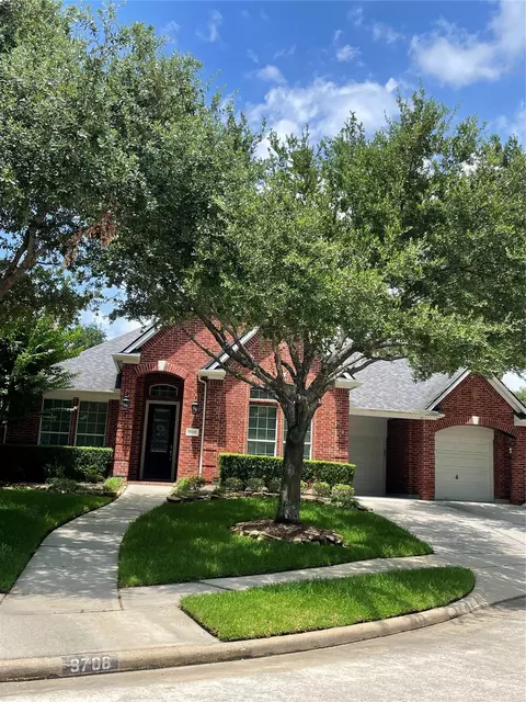 9706 Rollinson Park Dr, Spring, TX 77379