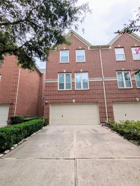 830 E Heights Hollow Ln, Houston, TX 77007