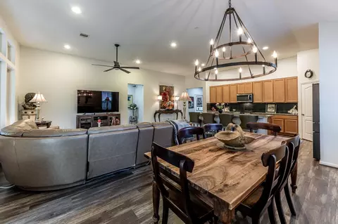 Dining - 2012 Elkington Cir, Conroe, TX 77304 photo 8 of 9