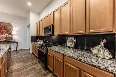 Kitchen - 2012 Elkington Cir, Conroe, TX 77304 photo 6 of 7