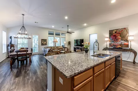 Kitchen - 2012 Elkington Cir, Conroe, TX 77304 photo 5 of 7