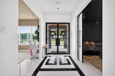Entry Way - 3227 River Bend Dr, Rosenberg, TX 77471 photo 1 of 3
