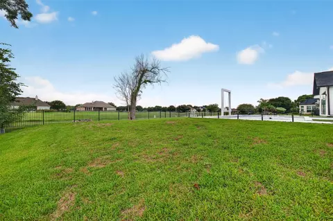 Exterior - 3227 River Bend Dr, Rosenberg, TX 77471 photo 8 of 8