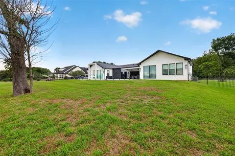 Exterior - 3227 River Bend Dr, Rosenberg, TX 77471 photo 7 of 8