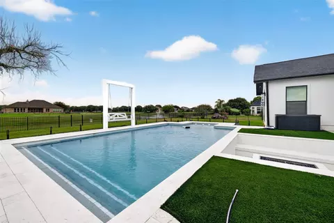 Exterior - 3227 River Bend Dr, Rosenberg, TX 77471 photo 2 of 8