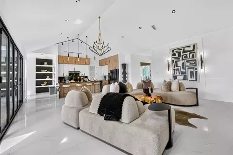 Living - 3227 River Bend Dr, Rosenberg, TX 77471 photo 2 of 4