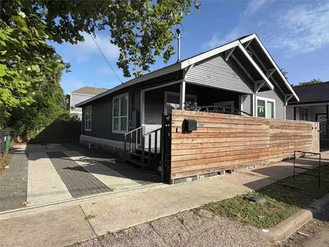 2404 Burkett St, Houston, TX 77004