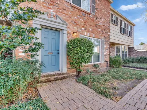 6455 Burgoyne Rd #28, Houston, TX 77057