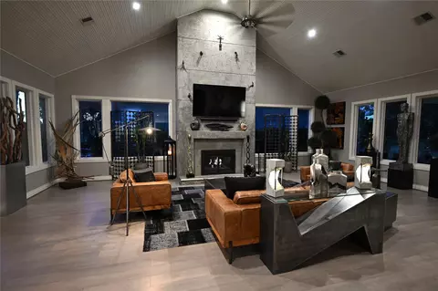 38 Fairway Park, Montgomery, TX 77356