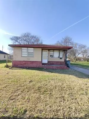 1233 W Procter St, Port Arthur, TX 77640