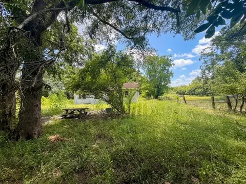 174 Bailey Rd, Angleton, TX 77515 photo 4