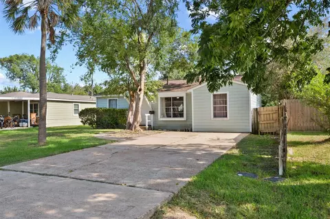 7406 Elbridge Ln, Deer Park, TX 77536