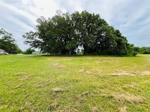 1725 Flintlock Ct, Angleton, TX 77515 photo 1