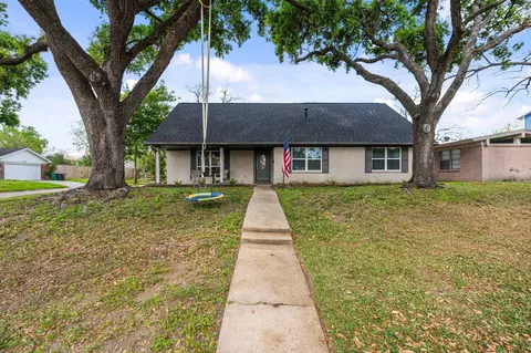 9214 Bintliff Dr, Houston, TX 77074