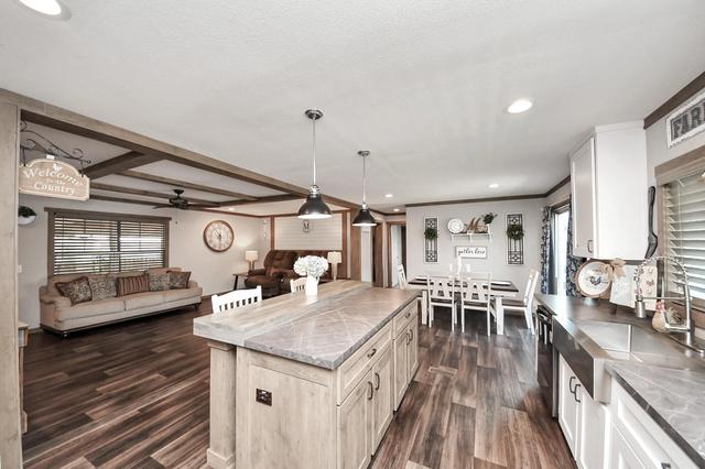 131 Kiowa Ct, Rosharon, TX 77583