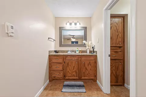 Bath - 2181 Stringtown Rd, Shepherd, TX 77371 photo 3 of 5