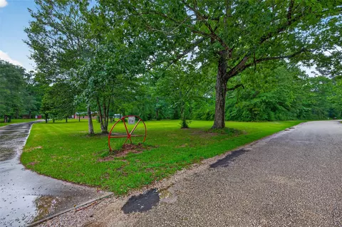 Exterior - 2181 Stringtown Rd, Shepherd, TX 77371 photo 16 of 20