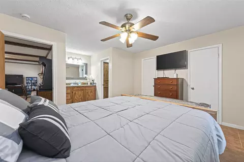 Bedroom - 2181 Stringtown Rd, Shepherd, TX 77371 photo 4 of 5