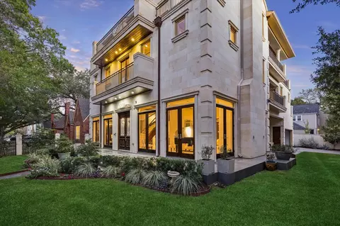 2247 Bartlett St, Houston, TX 77098